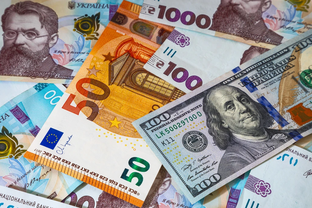 Як зміниться курс долара та євро з 15 до 21 грудня, що на нього впливатиме та що буде з попитом