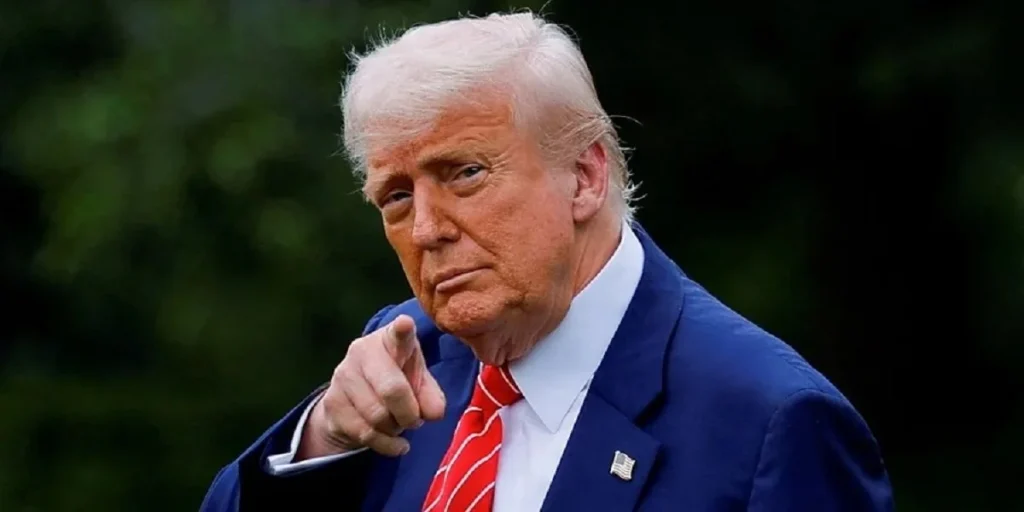 Уперше в історії. У США планують додати підпис Трампа на нові банкноти
