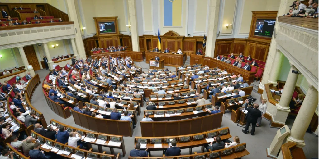 Один з чотирьох маяків програми МВФ. Верховна Рада продовжила військовий збір ще на три роки після війни