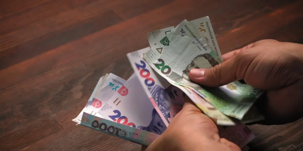 Вижити на $165. У яких регіонах України найвищі та найнижчі пенсії, і де вони найбільше зросли після індексації