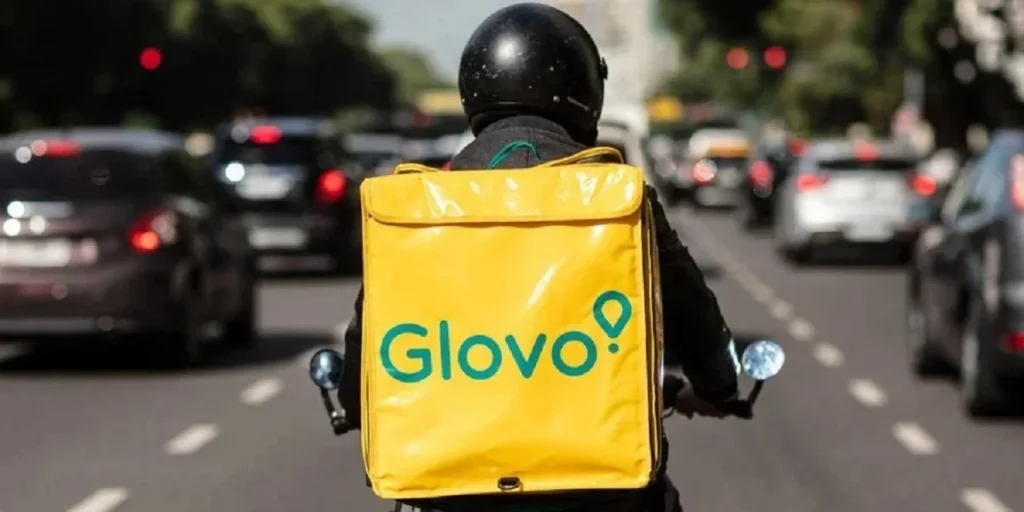 Не встигають обробити частину замовлень. У Glovo заявили про дефіцит кур’єрів