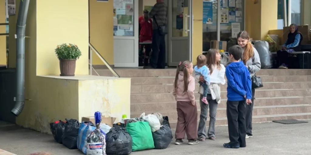 Виплати для ВПО: кому з переселенців важливо подати заявку на отримання допомоги до 1 червня