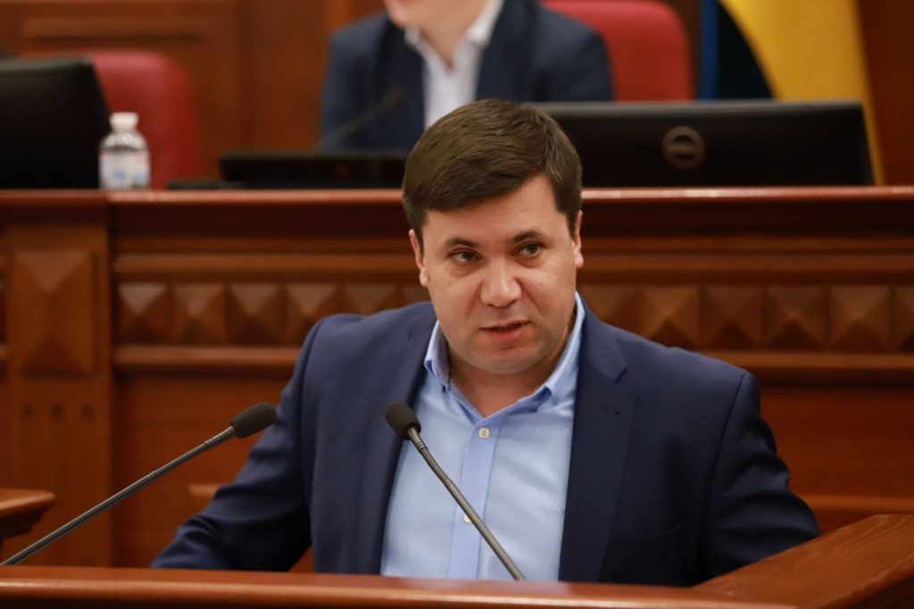 Андрій Вітренко Батьки: биография, личная жизнь и карьера