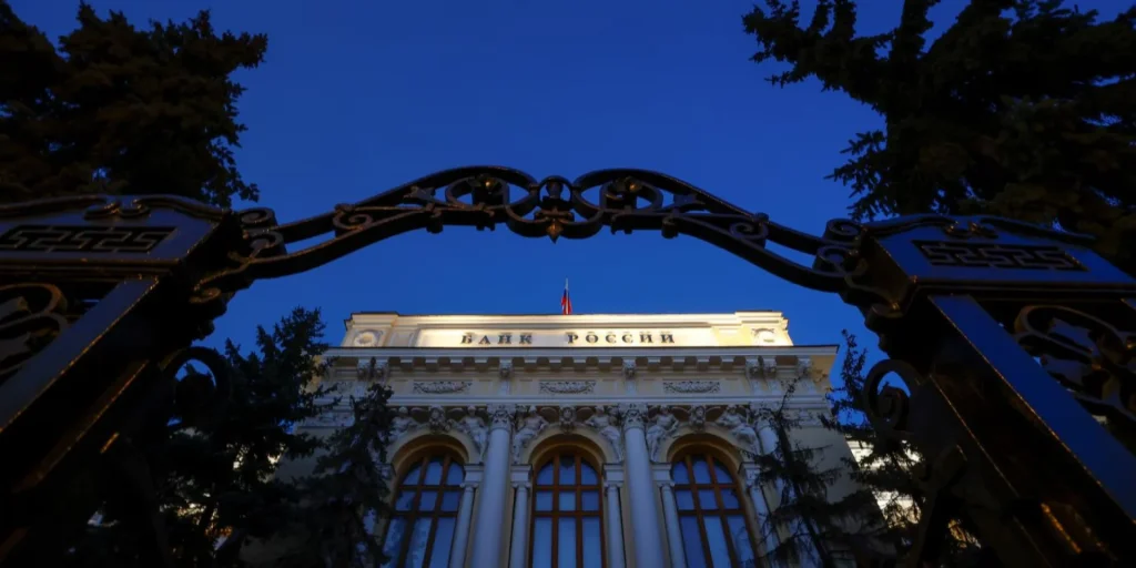 «Система Путіна прямує до краху». У Росії вичерпані резерви для фінансування війни — витрати перекладають на населення