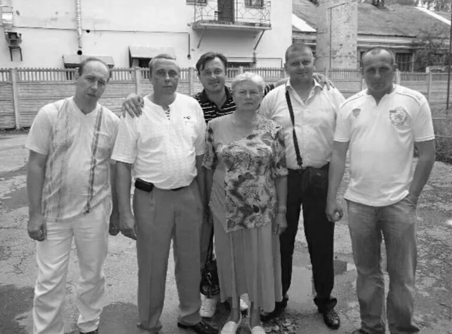 Залужний Батьки Національність: Подробная биография, личная жизнь и карьера