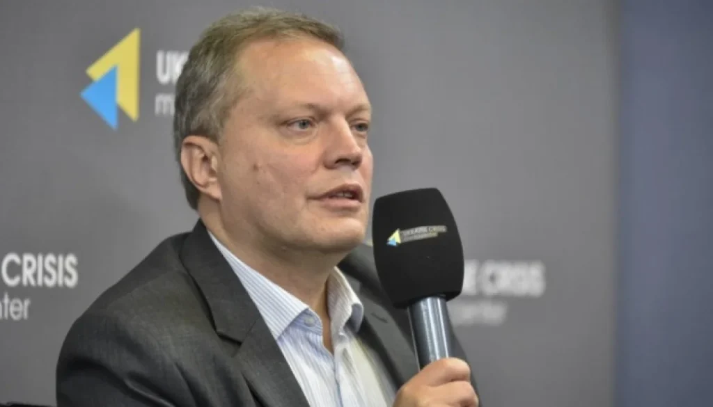 Володимир Омельченко каже, що українські мережі АЗК мають відреагувати на падіння цін на нафту (Фото: Укрінформ)