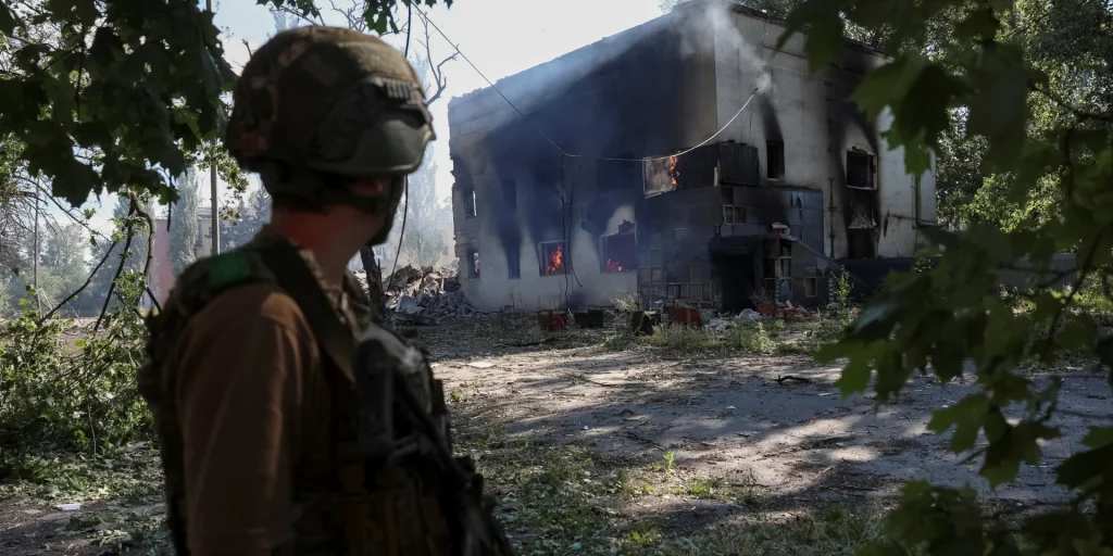 Початок допвиплат для військових, підвищення тарифів на проїзд у Києві, новий стандарт бензину на АЗС: що зміниться в Україні в липні