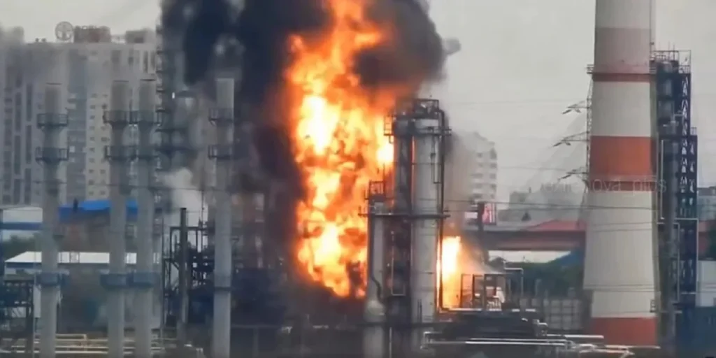 Росія в червні у шість разів збільшила субсидії НПЗ через українські удари та дефіцит пального