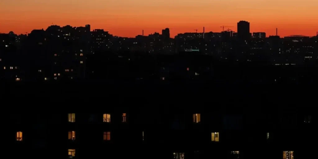Грають на жадібності. В Україні шахраї придумали нову схему, пов’язану з тривалими відключеннями світла